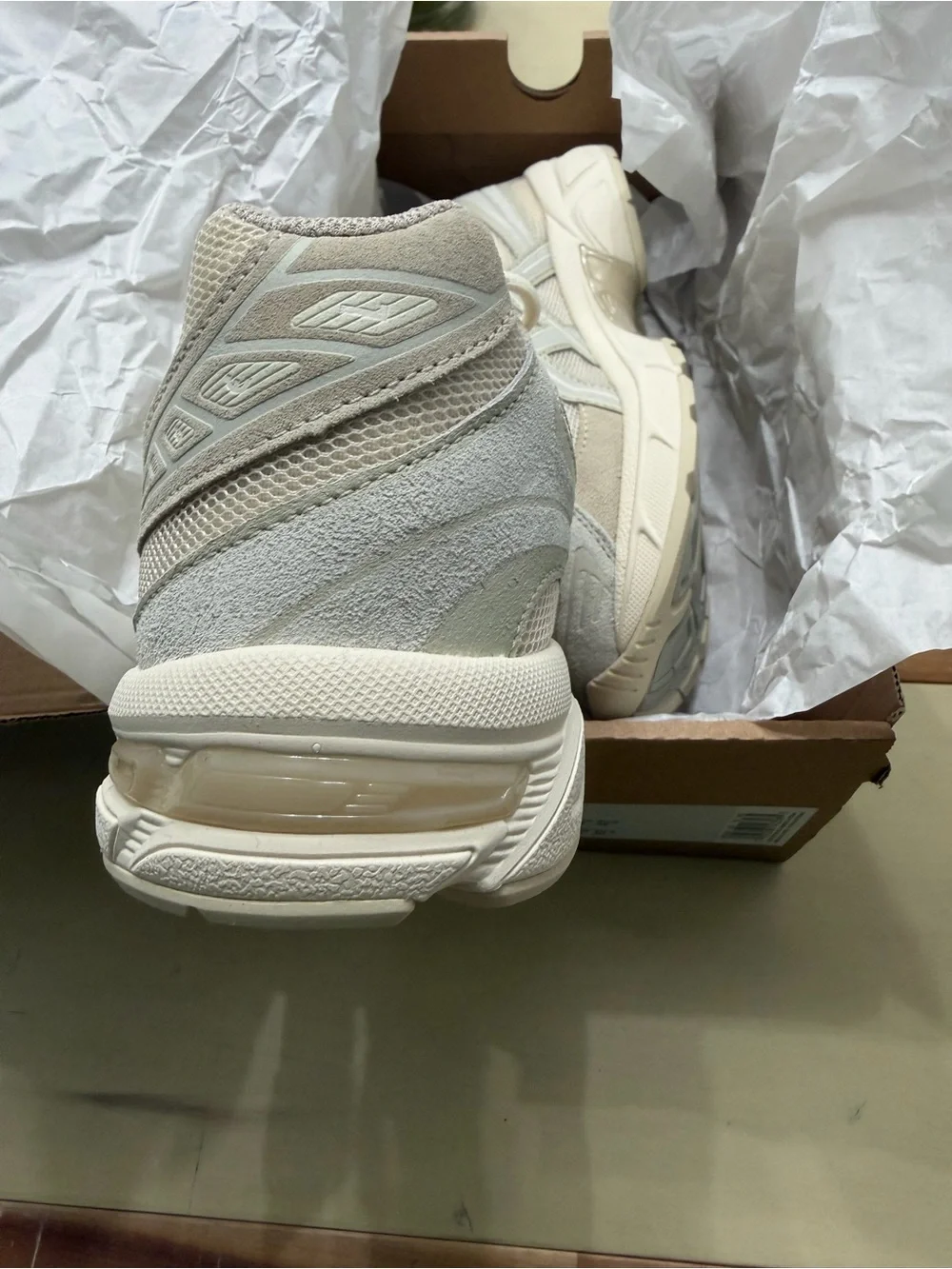 Asics Gel Sneakers in Vanilla/White/Sage